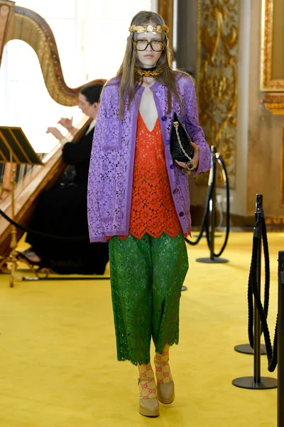 Look 13